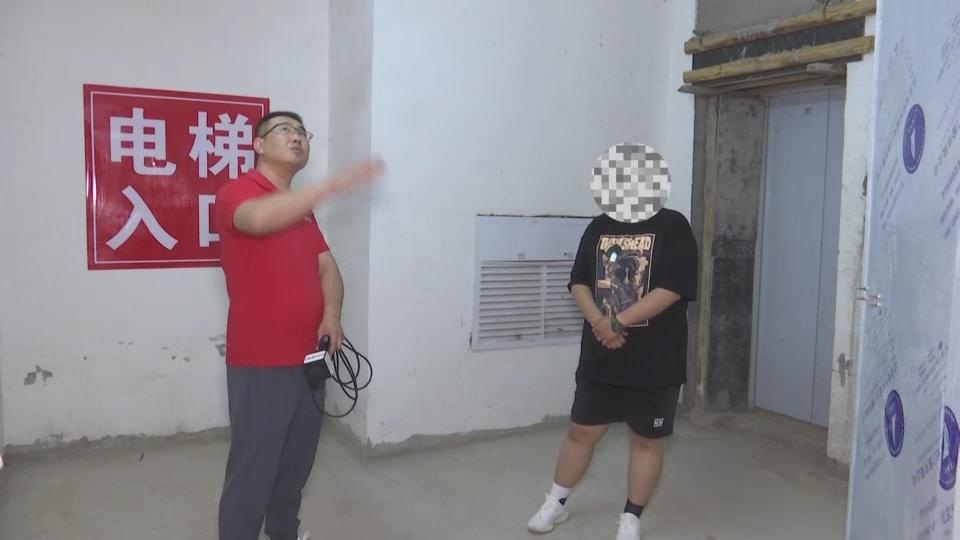 DƬ
